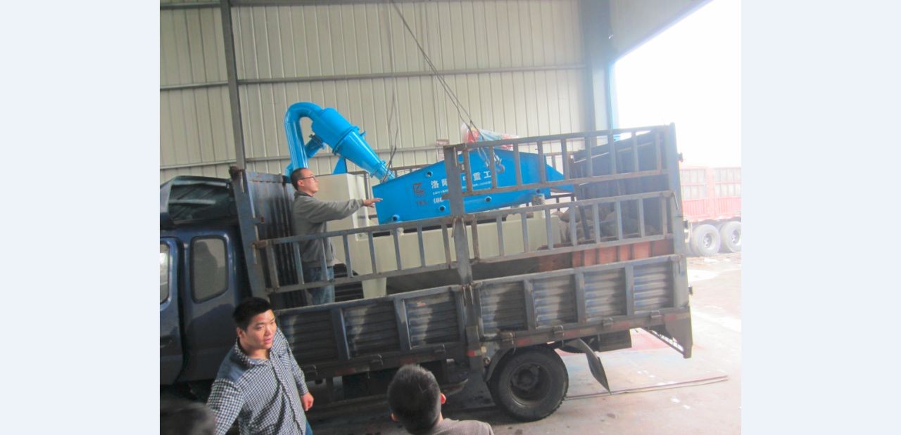 <a href=http://www.goangel.cn/tags/xishahuishouji target=_blank class=infotextkey><a href=//tags/xishahuishouji target=_blank class=infotextkey>細沙回收機</a></a>發(fā)貨現(xiàn)場